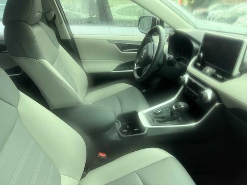 2025 Toyota RAV4 Hybrid XLE Premium