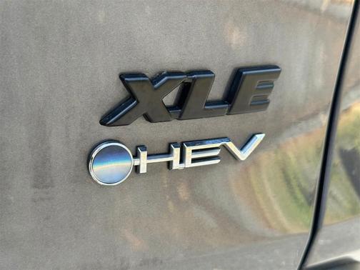 2025 Toyota RAV4 Hybrid XLE Premium