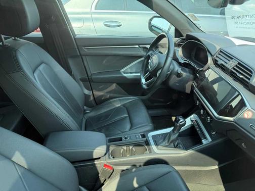 2023 Audi Q3 45 S line Premium