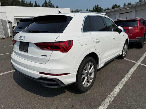 2023 Audi Q3 45 S line Premium