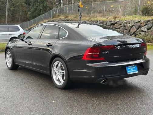 2017 Volvo S90 T5 Momentum