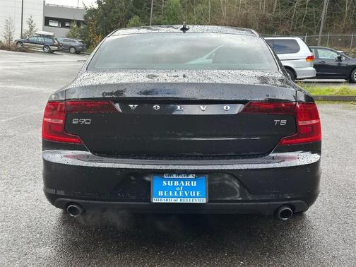 2017 Volvo S90 T5 Momentum