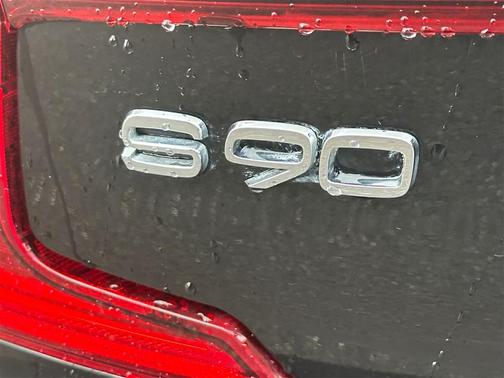 2017 Volvo S90 T5 Momentum