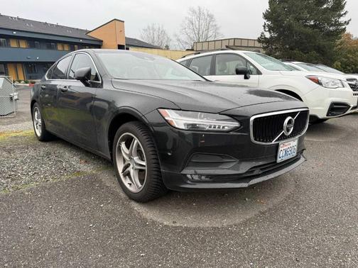 2017 Volvo S90 T5 Momentum
