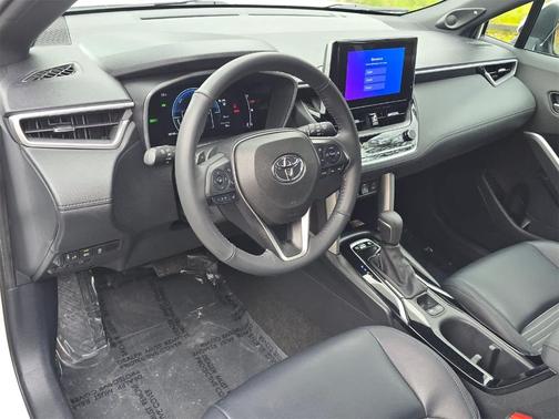 2023 Toyota Corolla Cross Hybrid XSE
