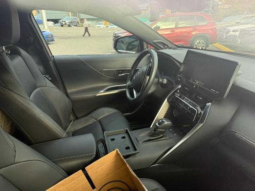 2022 Toyota Venza XLE