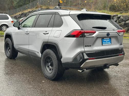 2022 Toyota RAV4 Hybrid SE