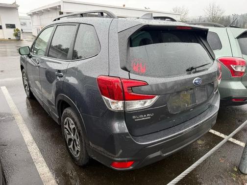 Magnetite Gray Metallic 2023 Subaru Forester Premium