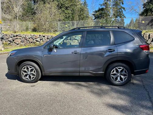 Magnetite Gray 2023 Subaru Forester Premium