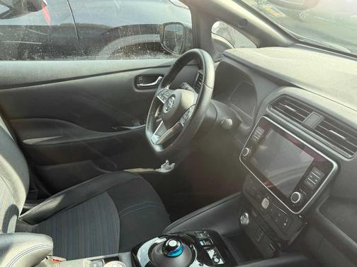 2020 Nissan Leaf SV