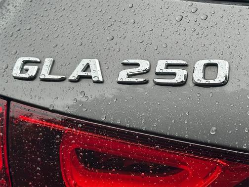 2022 Mercedes-Benz GLA 250 Base 4MATIC