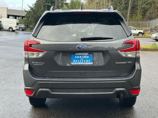 Magnetite Gray Metallic 2024 Subaru Forester Premium