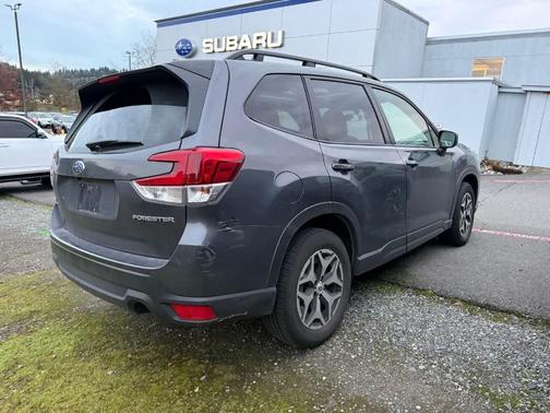 2024 Subaru Forester Premium