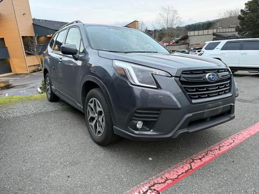 2024 Subaru Forester Premium