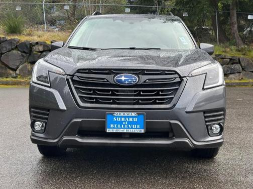 Magnetite Gray Metallic 2024 Subaru Forester Premium