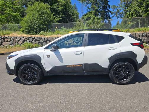Crystal White Pearl 2024 Subaru Crosstrek Wilderness