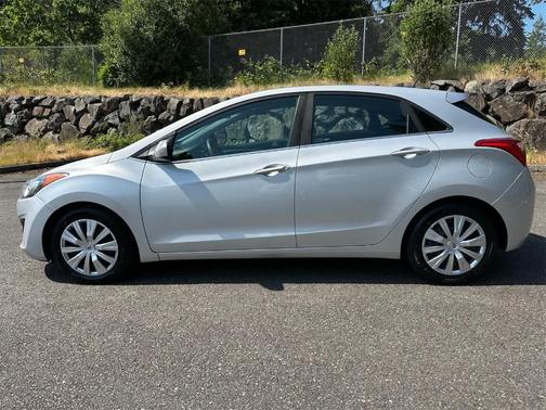 2017 Hyundai Elantra GT Base