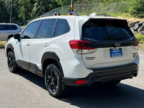 Crystal White Pearl 2022 Subaru Forester Wilderness