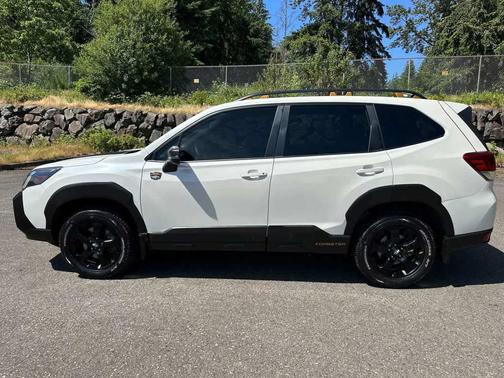 Crystal White Pearl 2022 Subaru Forester Wilderness