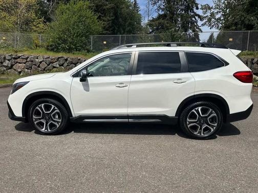 Crystal White Pearl 2023 Subaru Ascent Limited 7-Passenger