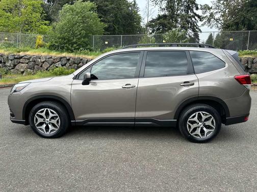 Brilliant Bronze 2022 Subaru Forester Premium
