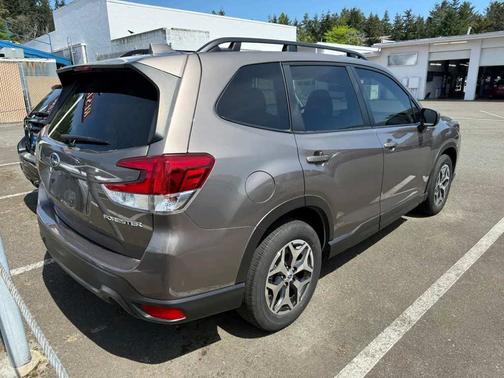 Brilliant Bronze 2022 Subaru Forester Premium