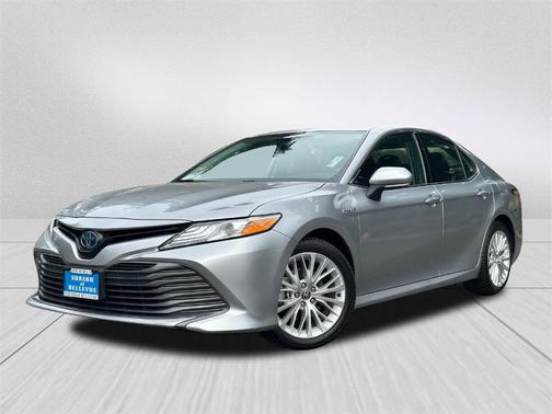 2020 Toyota Camry Hybrid XLE