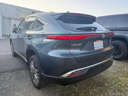 2022 Toyota Venza XLE