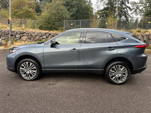 2022 Toyota Venza XLE