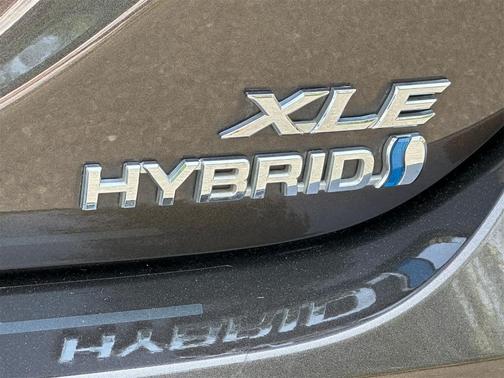 2018 Toyota Camry Hybrid XLE