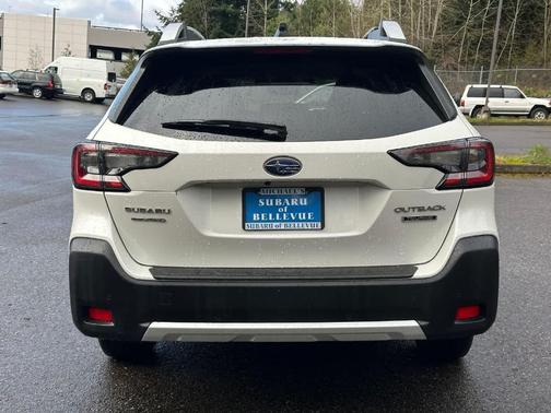 Crystal White Pearl 2024 Subaru Outback Touring