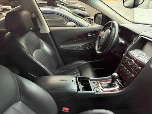 2017 INFINITI QX50 Base