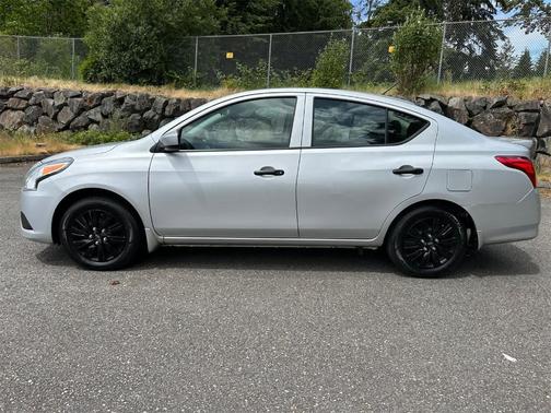 2016 Nissan Versa 1.6 S+