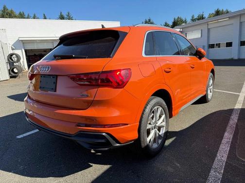 2022 Audi Q3 45 S line Premium