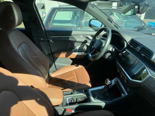 2022 Audi Q3 45 S line Premium