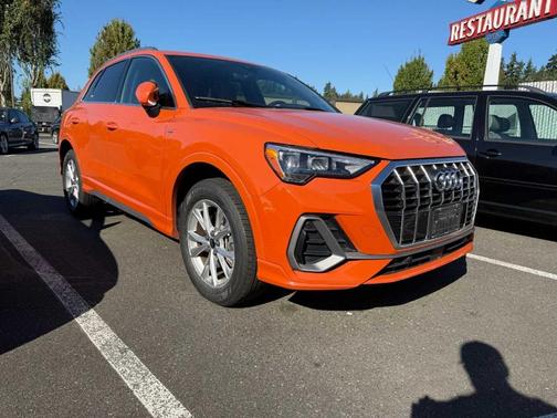 2022 Audi Q3 45 S line Premium