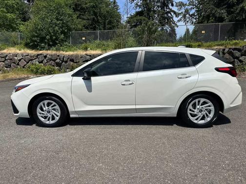 Crystal White Pearl 2024 Subaru Impreza Base