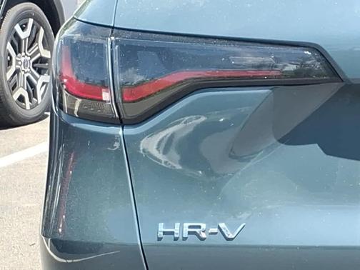Nordic Forest Pearl 2025 Honda HR-V LX