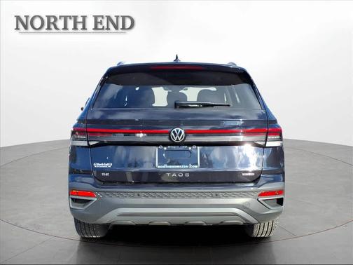 2025 Volkswagen Taos 1.5T SE Black