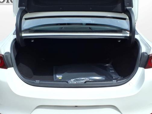 Snowflake White Pearl Mica 2026 Mazda Mazda3 FWD