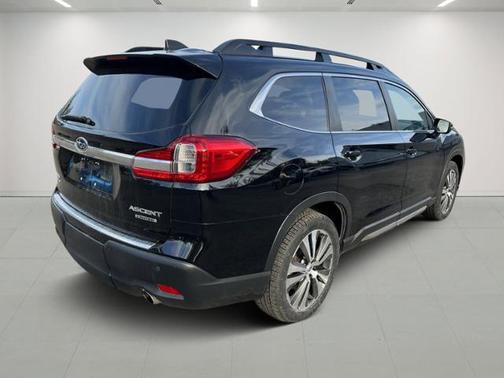 Crystal Black Silica 2021 Subaru Ascent Limited 7-Passenger