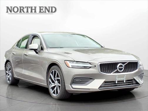 2020 Volvo S60 T6 Momentum