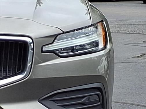 2020 Volvo S60 T6 Momentum