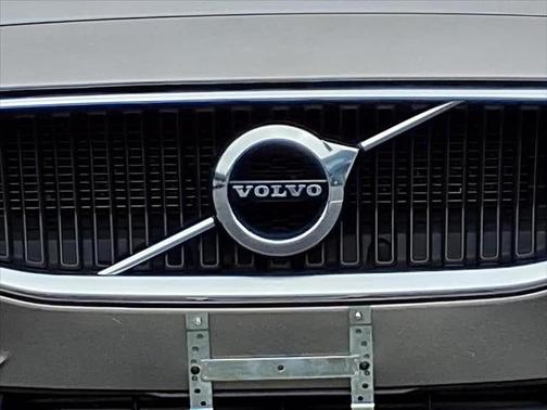 2020 Volvo S60 T6 Momentum