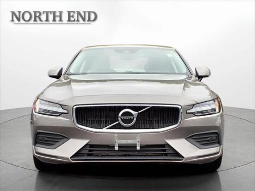 2020 Volvo S60 T6 Momentum