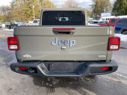2023 Jeep Gladiator Overland