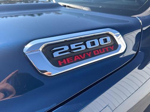 2020 RAM 2500 Tradesman Crew Cab 4X4 6'4' Box