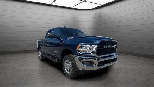 2020 RAM 2500 Tradesman Crew Cab 4X4 6'4' Box
