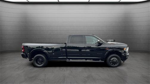 2021 RAM 3500 Laramie Crew Cab 4x4 8' Box
