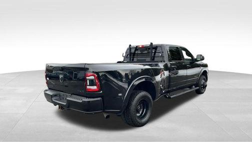 2021 RAM 3500 Laramie Crew Cab 4x4 8' Box